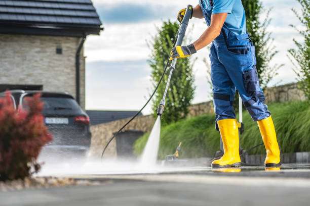 Best Pool Deck Cleaning  in Sundown, TX